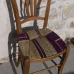 Chaise d'atelier qui permet aux petits de manger avec les grands