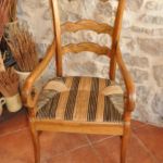 Premier fauteuil chiné et rénové en 2011.