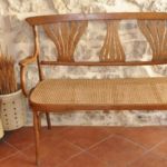 Banquette Thonet chinée et adoptée