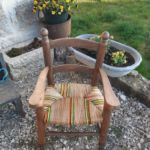 Cadeau de naissance. fauteuil enfant polychrome
